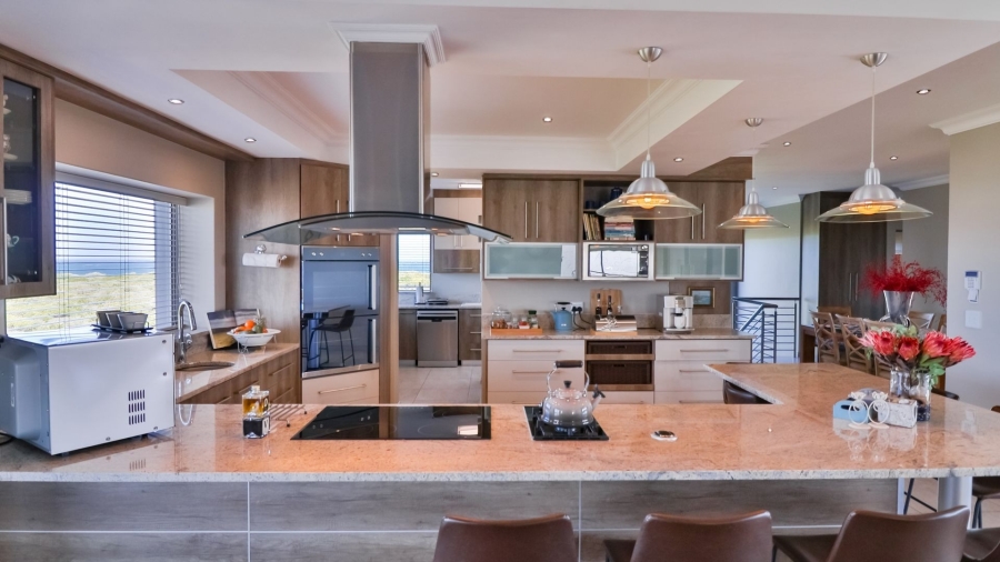 6 Bedroom Property for Sale in Kleinbaai Western Cape